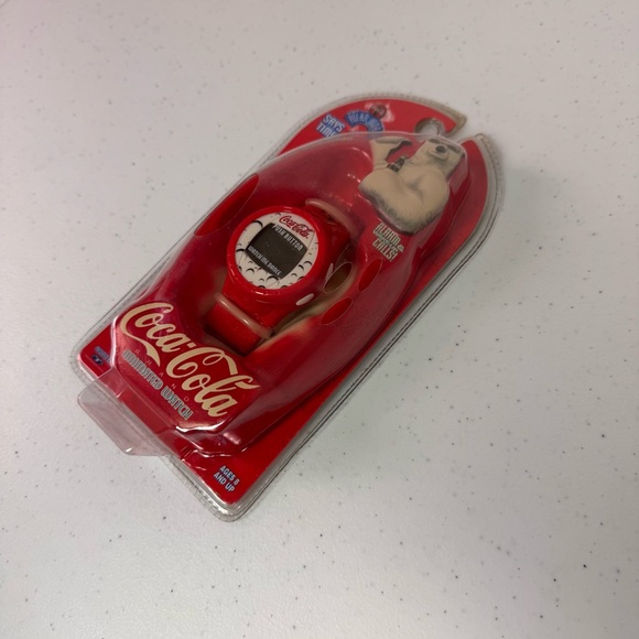 Coca-Cola Polar Bear Animated Watch in Red and White - Picture 5 of 10